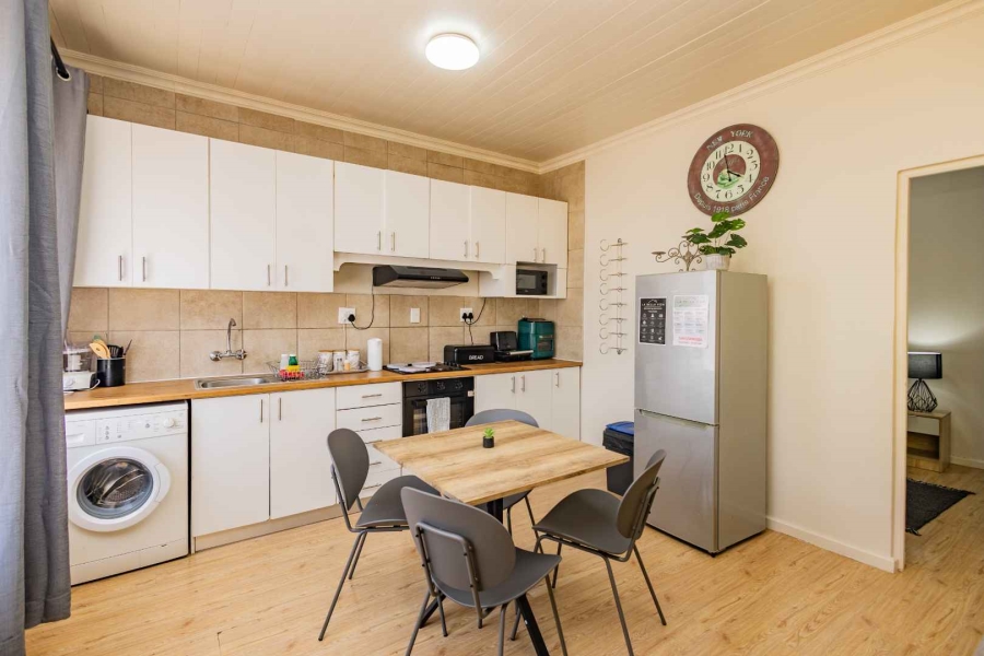 To Let 2 Bedroom Property for Rent in Oakdale Western Cape